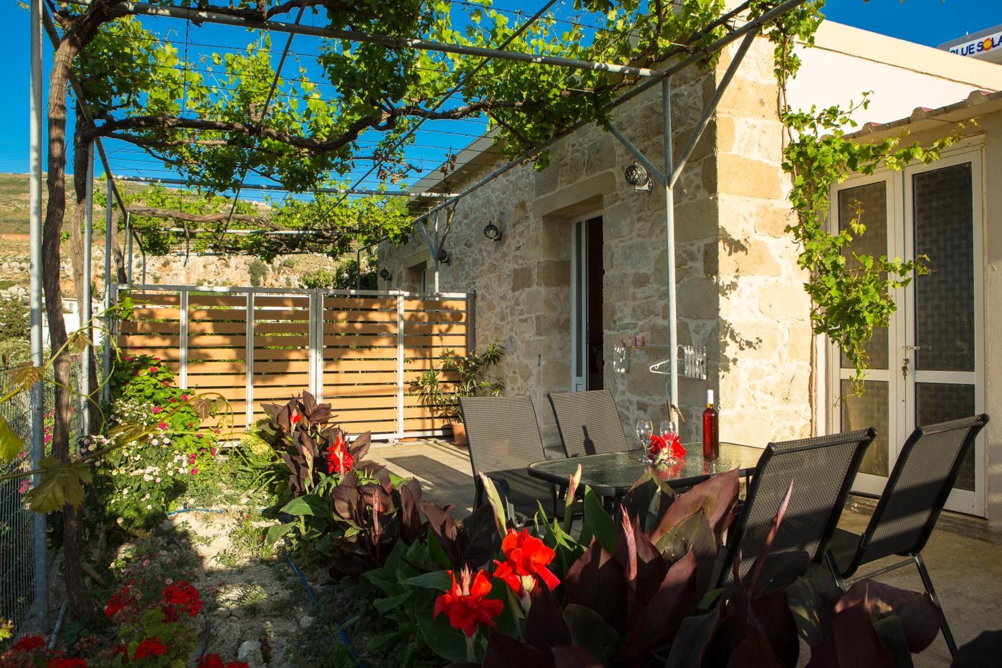 Apartamento Eliana'S Stone House Benoudhiana Exterior foto